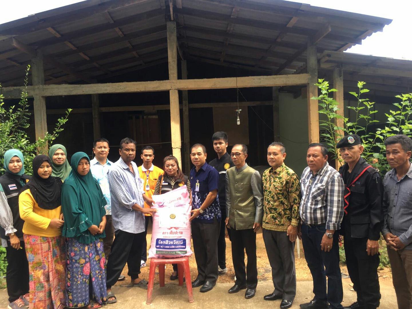Utusan Pemerintah Jenguk Korban Penembakan di Yala